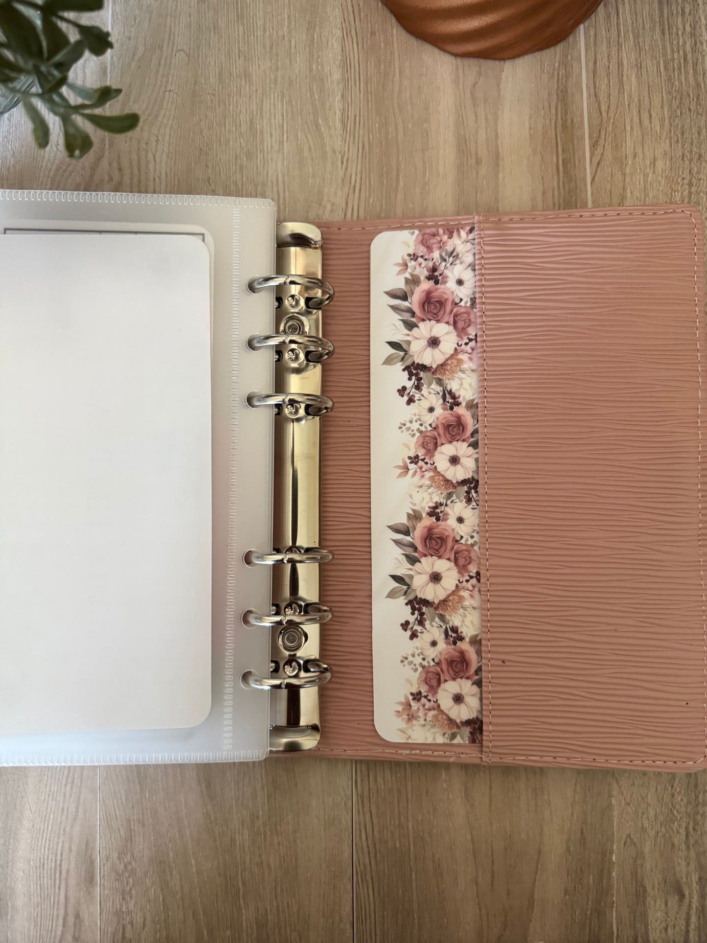 Neutral Flowers ~ A6 Binder Back Pocket